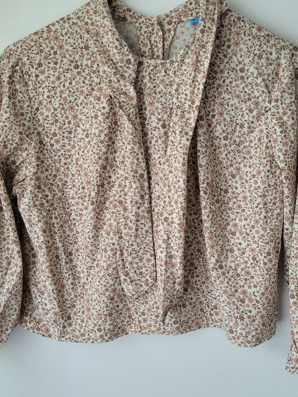 Vintage Women Junior Cream Floral Ascot Bow Blouse Size 15